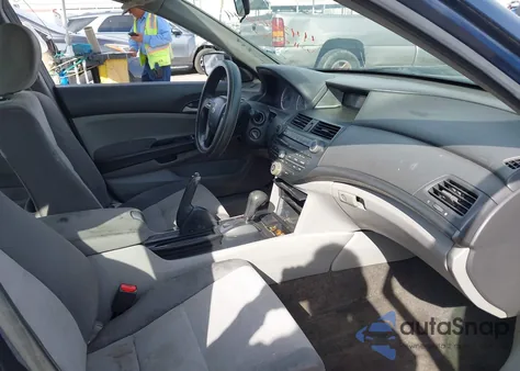 2010 Honda Accord 2.4 Lx z USA, uszkodzony, nr VIN 1HGCP2F39AA196944